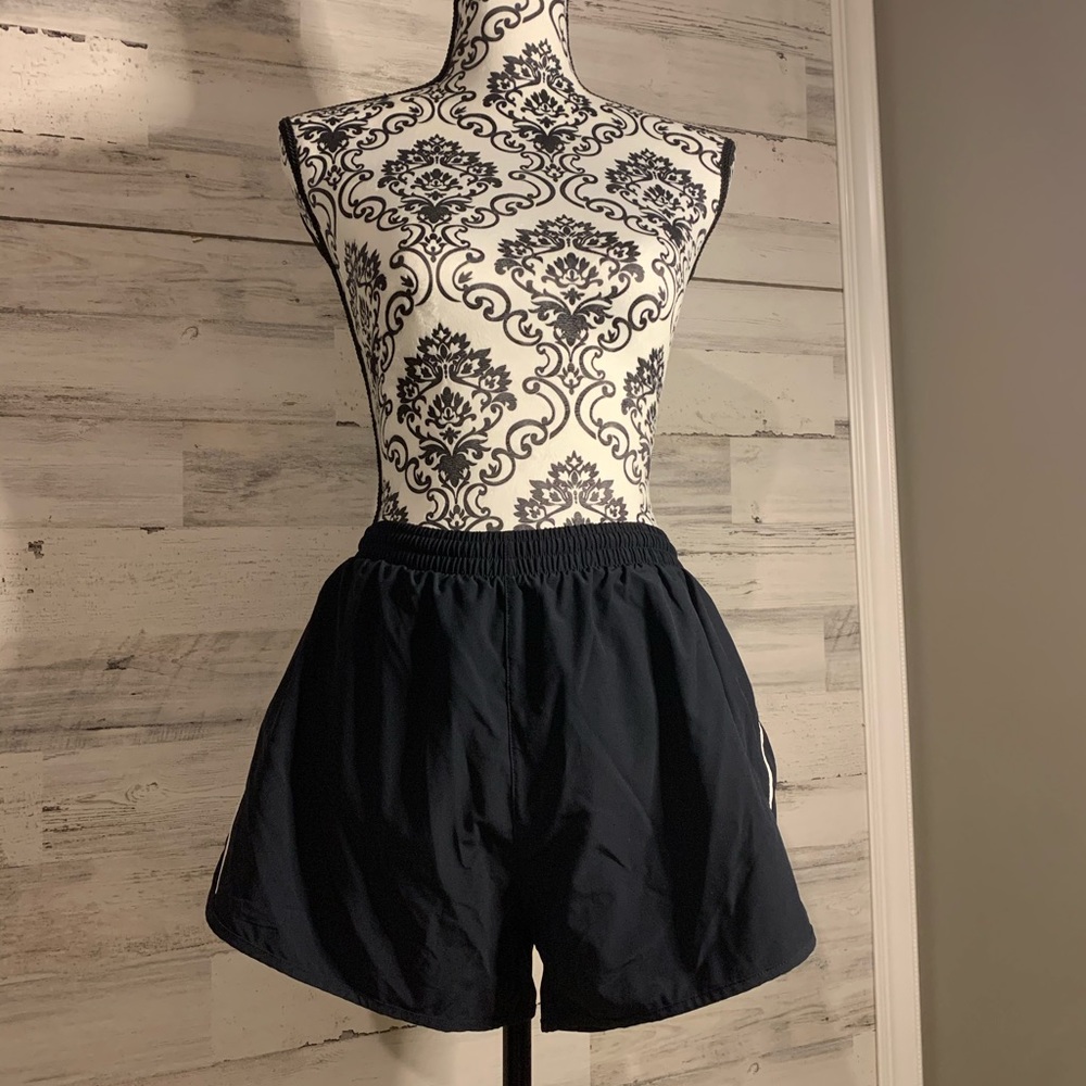Women’s lined running shorts